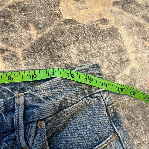 Good American Skinny Jeans in Classic Blue - Picture 5 of 7